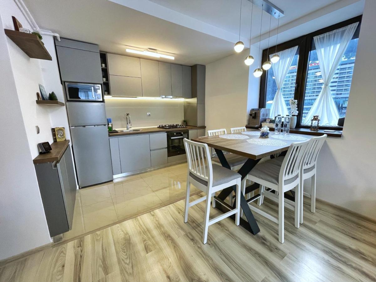 Perfect View Apartment Sinaia Bagian luar foto